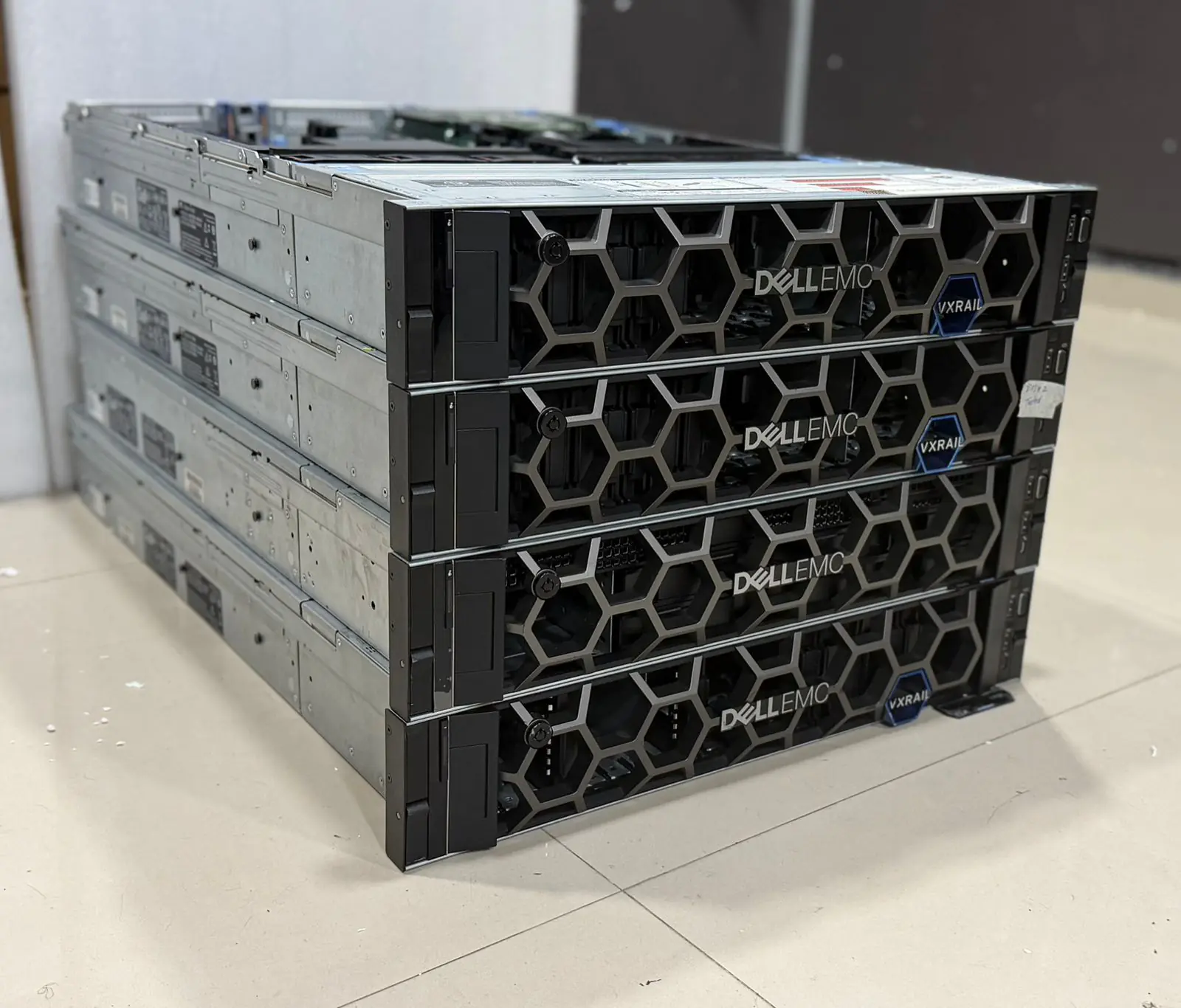 Dell EMC VxRail P570F 2U Rack Server | 24 Bay NVMe